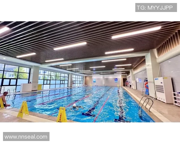 自由泳健身训练全攻略 提升体能与心肺功能的科学方法与技巧 自由泳健身训练全攻略 提升体能与心肺功能的科学方法与技巧